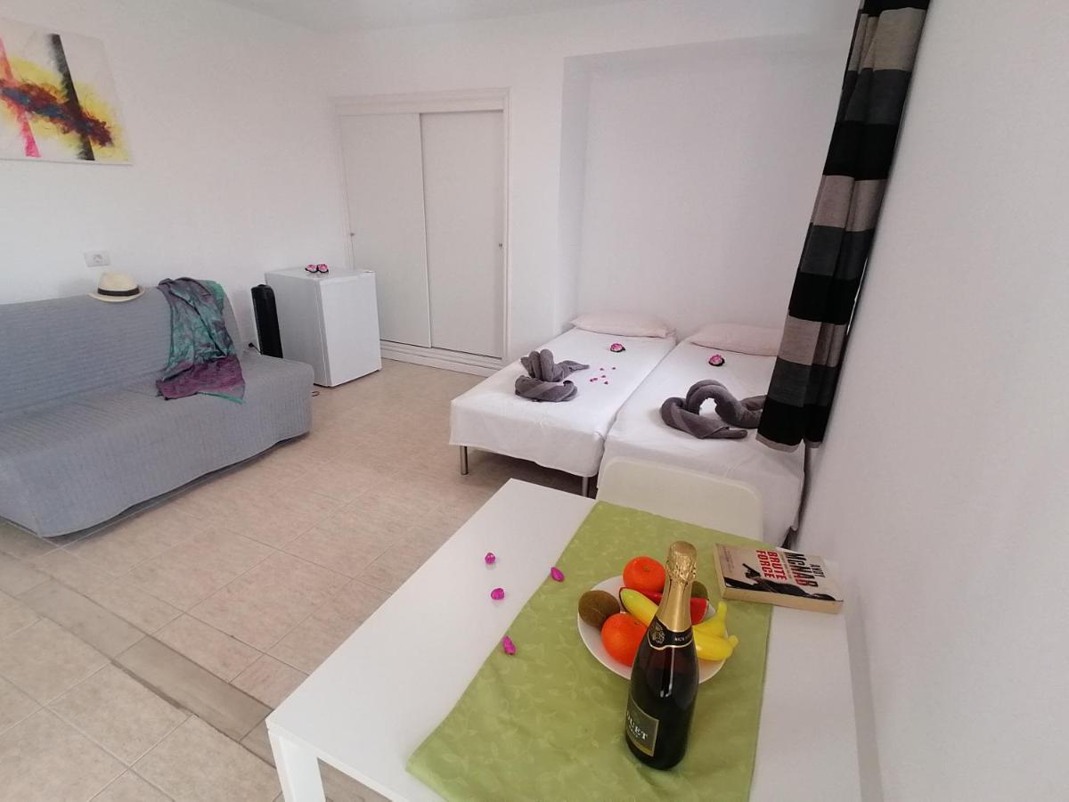 Small Studio, 50 M Front Of The Ocean & Free Wifi Playa Feñabe Exteriör bild