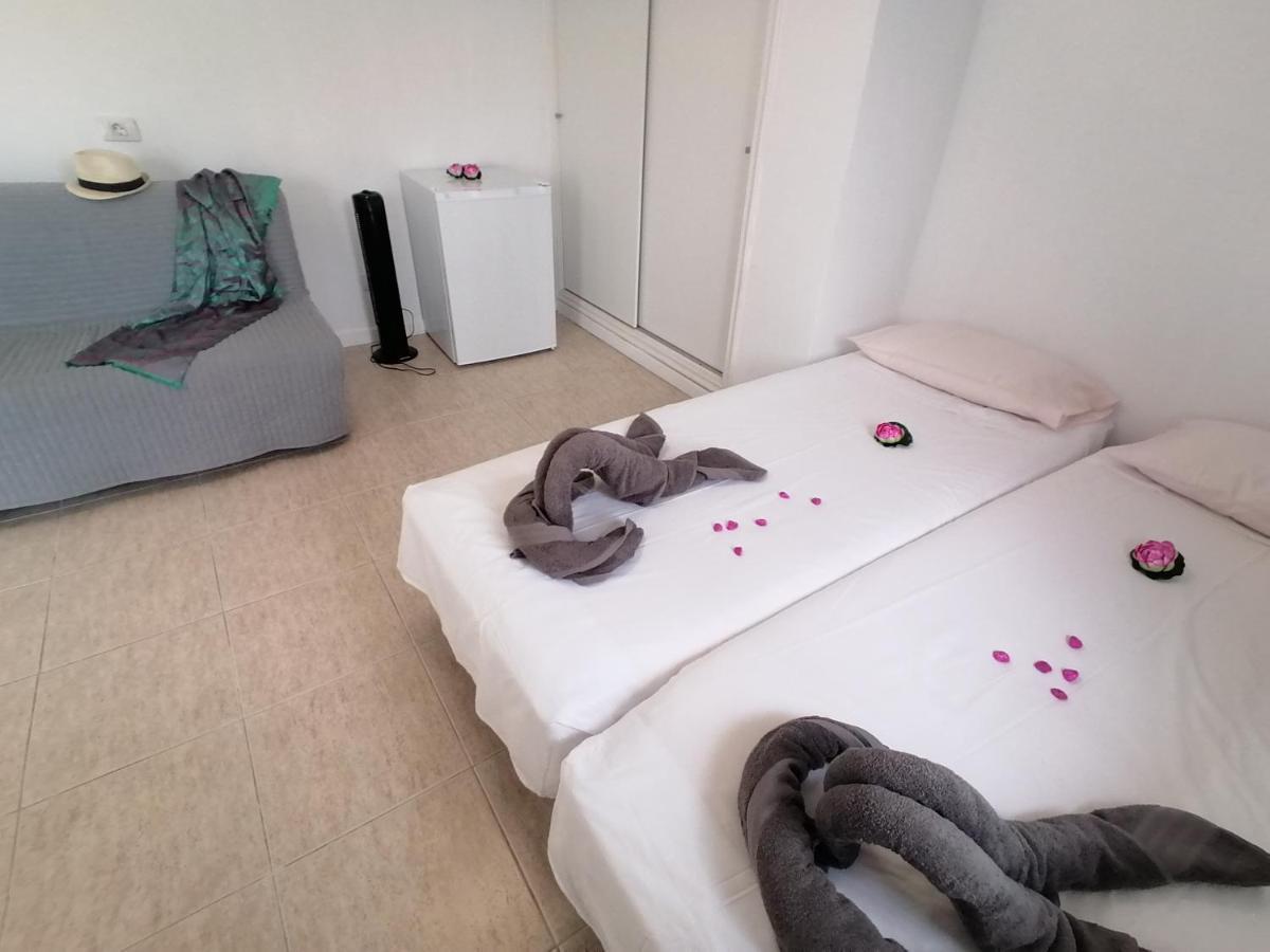 Small Studio, 50 M Front Of The Ocean & Free Wifi Playa Feñabe Exteriör bild
