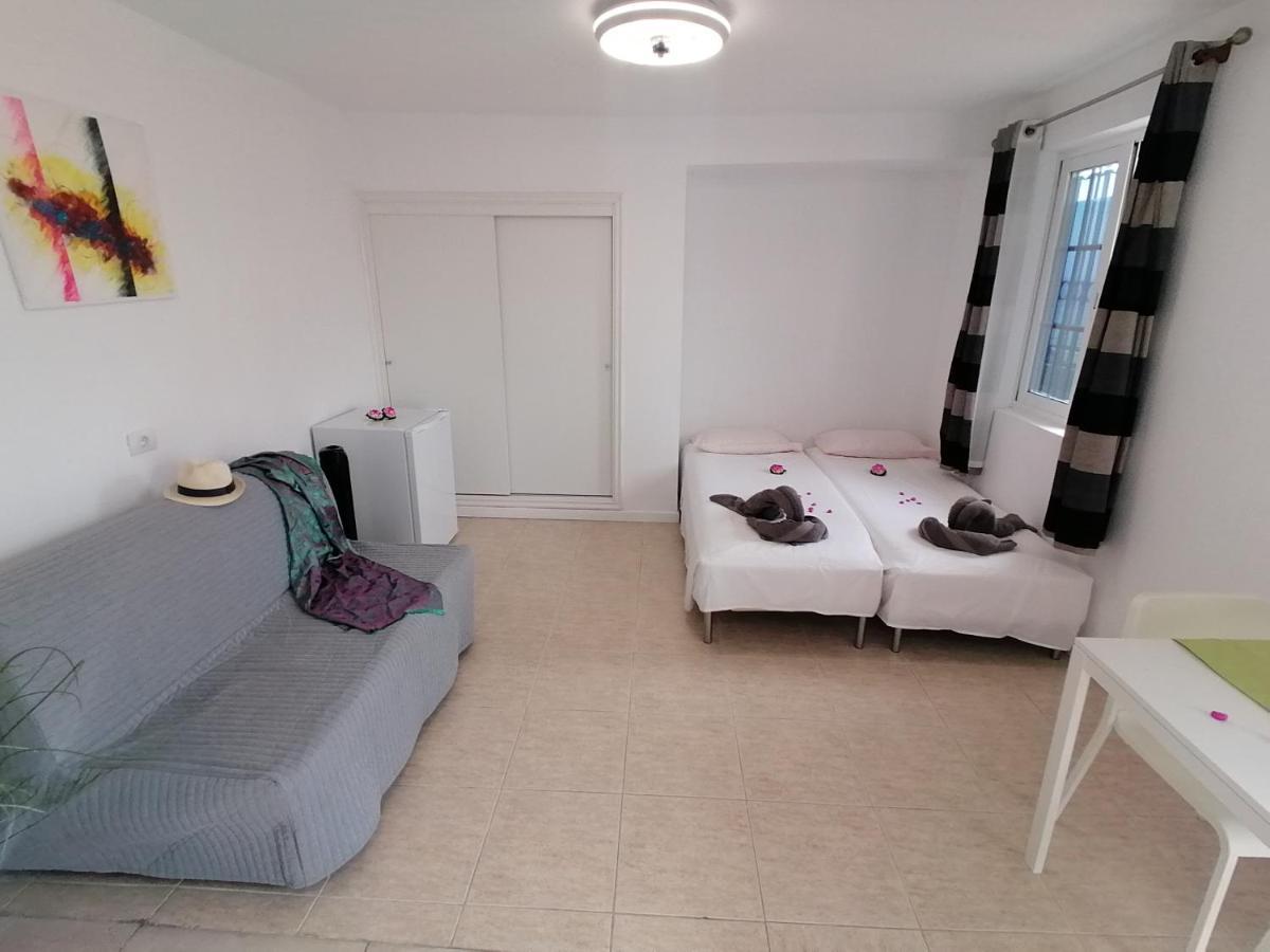 Small Studio, 50 M Front Of The Ocean & Free Wifi Playa Feñabe Exteriör bild