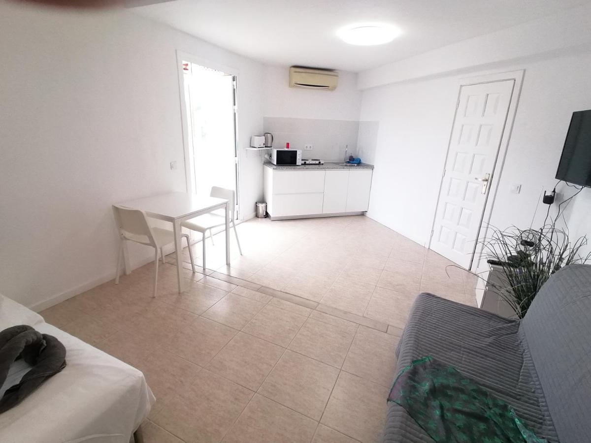 Small Studio, 50 M Front Of The Ocean & Free Wifi Playa Feñabe Exteriör bild