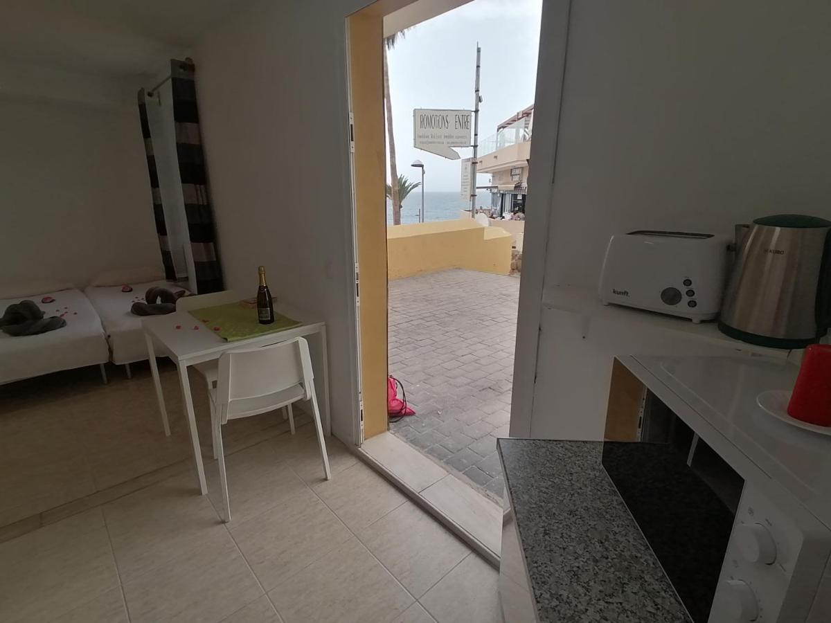 Small Studio, 50 M Front Of The Ocean & Free Wifi Playa Feñabe Exteriör bild